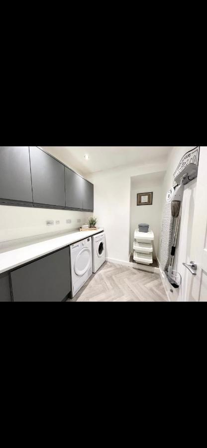 Homely And Deceptively Large House * Swansea