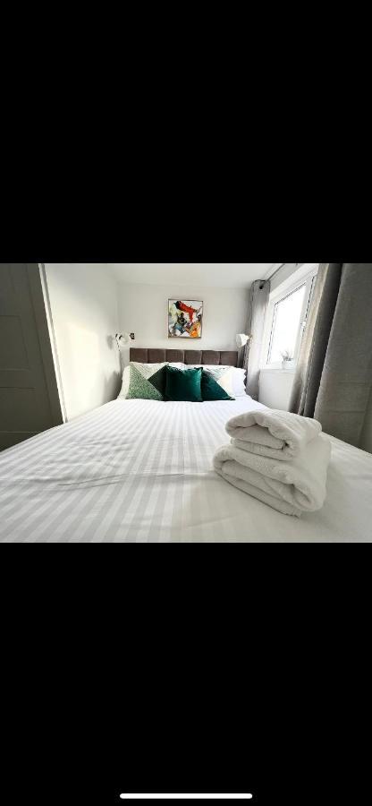 Homely And Deceptively Large House Holiday home *